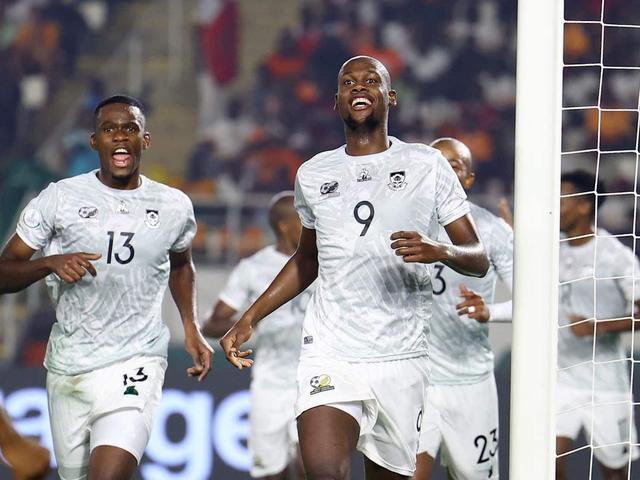 非洲球员闪耀赛场，助力球队晋级八强