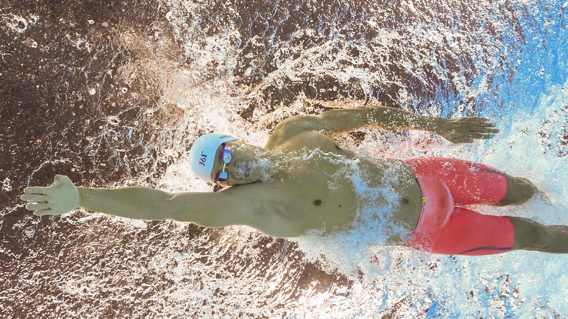 欧冠淘汰赛之夜，卡马文加让比赛提前失去悬念