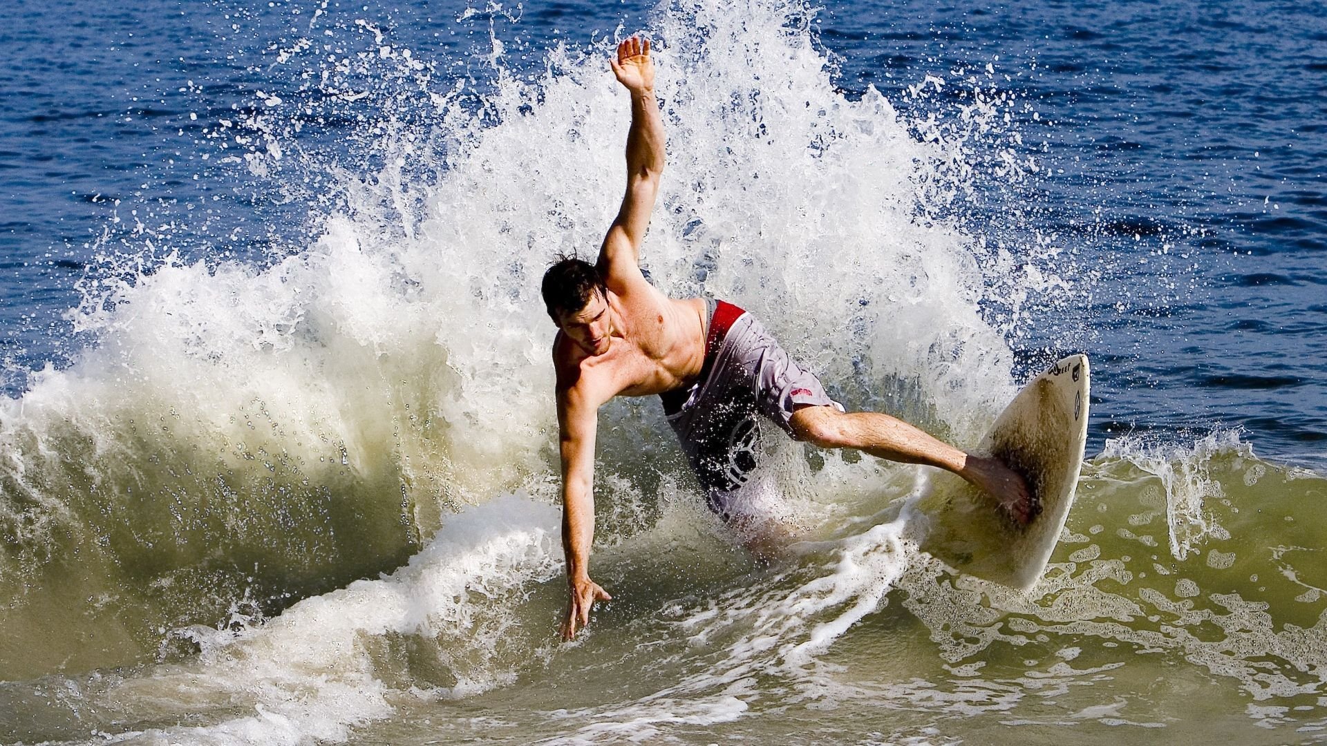 斯通斯导演中场革命,威尔士式强压如何让皇马迷失